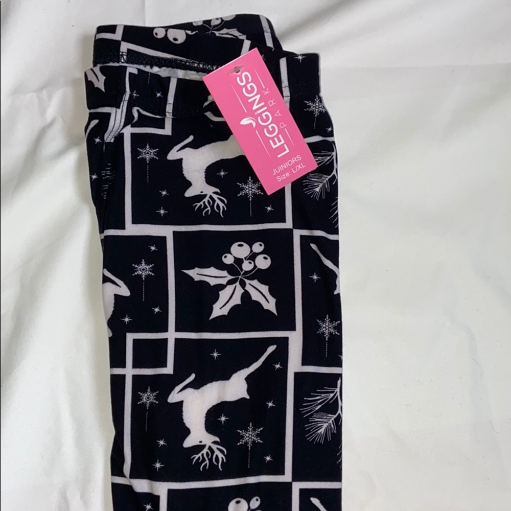 very soft black and white winter leggings